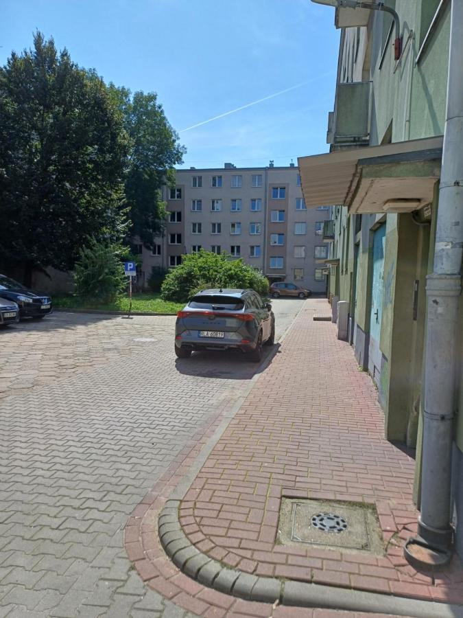 Ommpbooking Wspolna Lazienka Czestochowa Bagian luar foto