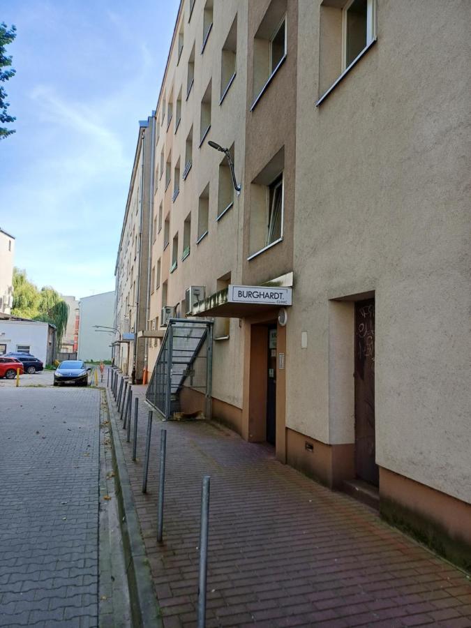 Ommpbooking Wspolna Lazienka Czestochowa Bagian luar foto